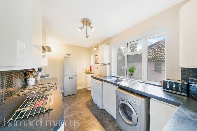 3 Warwick Court, Hook Road, Surbiton photo 4