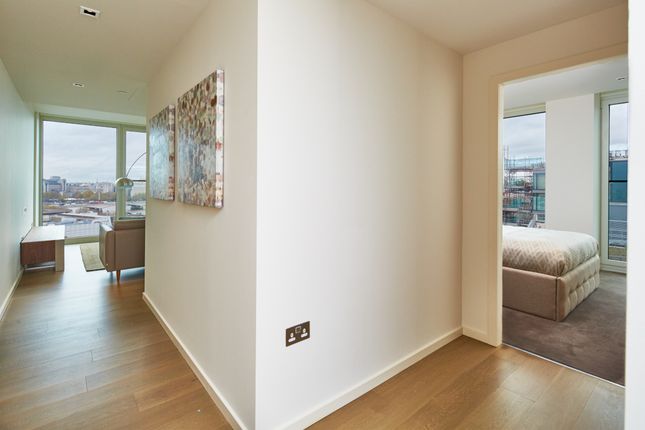 Flat to rent in Upper Ground, South Bank, Waterloo, London