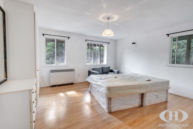 Flat 25, Lampton Road, Hounslow photo 2