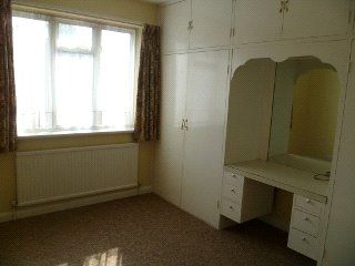 5, Ashridge Gardens, Pinner photo 4