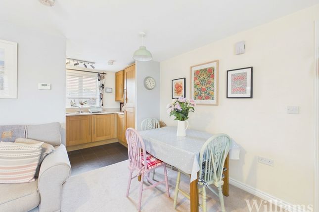 47 Paradise Orchard, Aylesbury photo 4