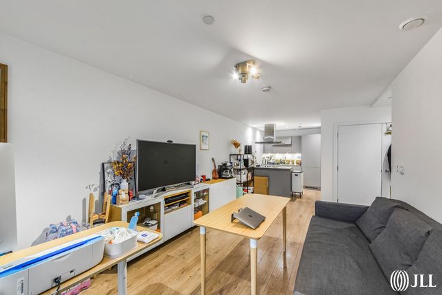 Flat 76, Stratosphere Tower, 55, Great Eastern Road, London photo 3