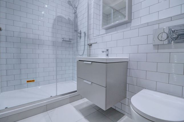 Flat 1, Swan House,, White Hart Street, Buckinghamshire photo 4