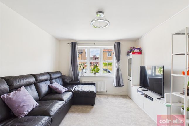16, Millfields Drive, Scarborough photo 2