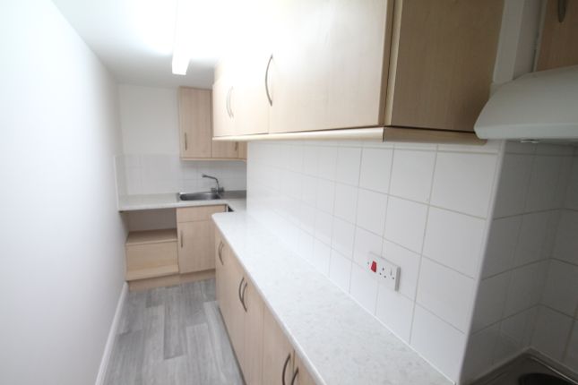 Flat E, Church Street, Hungerford photo 5
