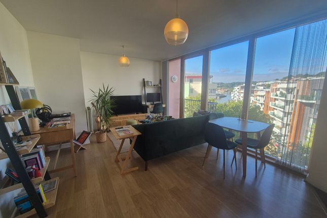 Flat 33, Bristol photo 3