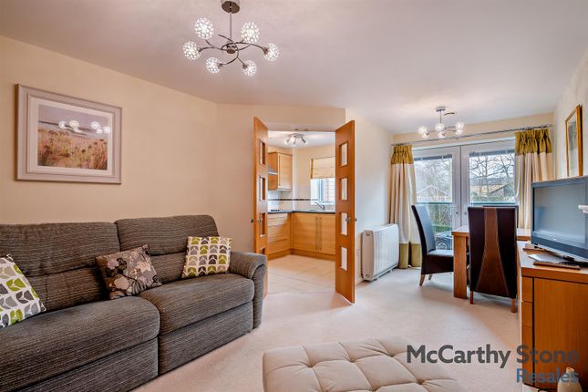 34, Thackrah Court, Leeds photo 2