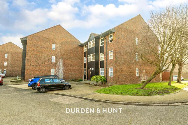 1-bed flat on 50 Veronica Close, Romford, £180,000