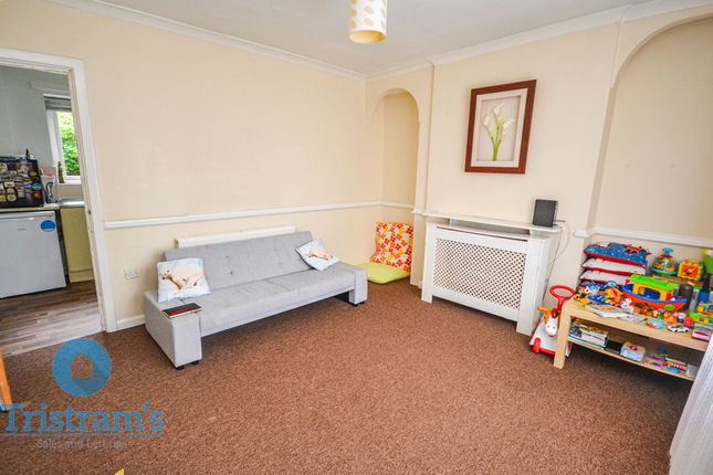 4, Manton Crescent, Nottingham photo 4