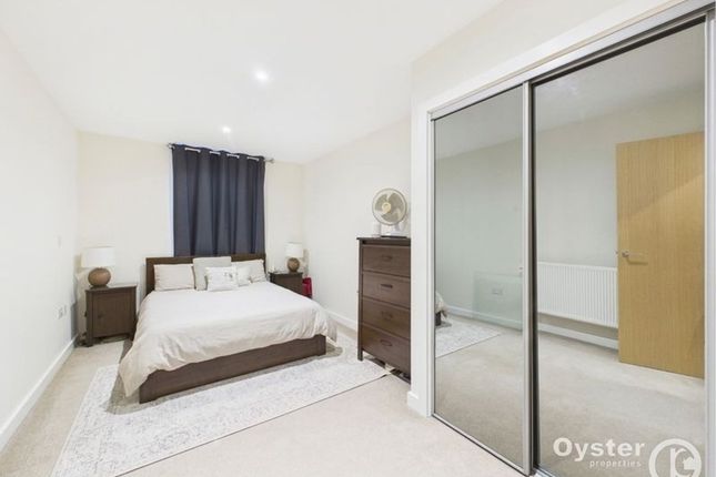 4 Carnarvon Court Howard Road, Stanmore photo 4