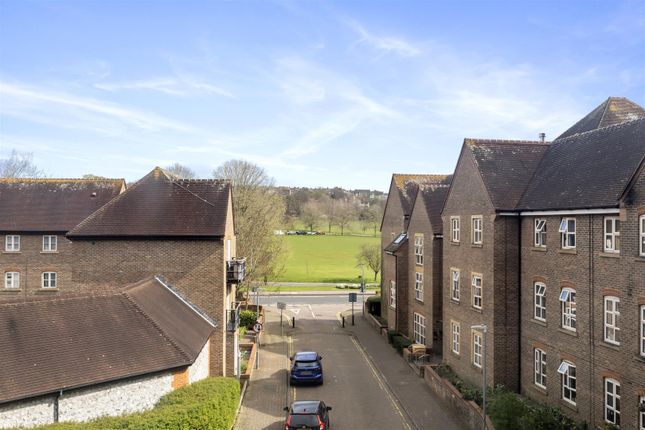 Flat for sale in Rookery Close, Preston Park, Brighton