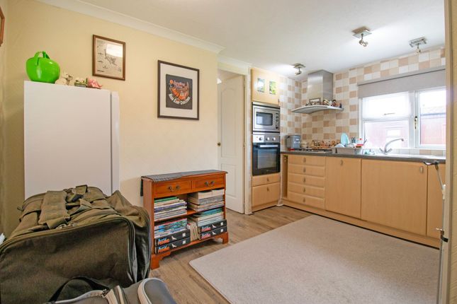 4 Elmdene Close The Elms, Lincoln photo 3