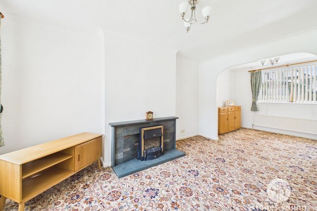 59 Woodlands Avenue, Blackburn photo 2