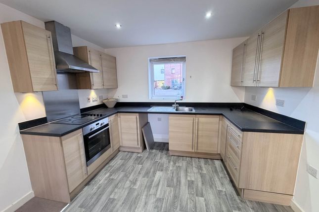 3, Columbia Crescent, Wolverhampton photo 3