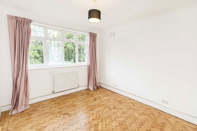 11 Gateways, Surbiton Hill Road, Surbiton photo 3