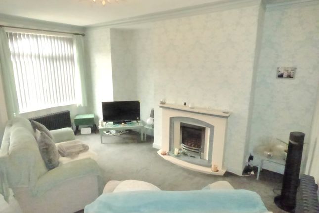 39, Highfield Avenue, Leeds photo 3