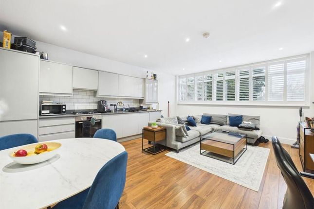 Flat 4 Rotary House, Breakspear Road, Ruislip photo 2