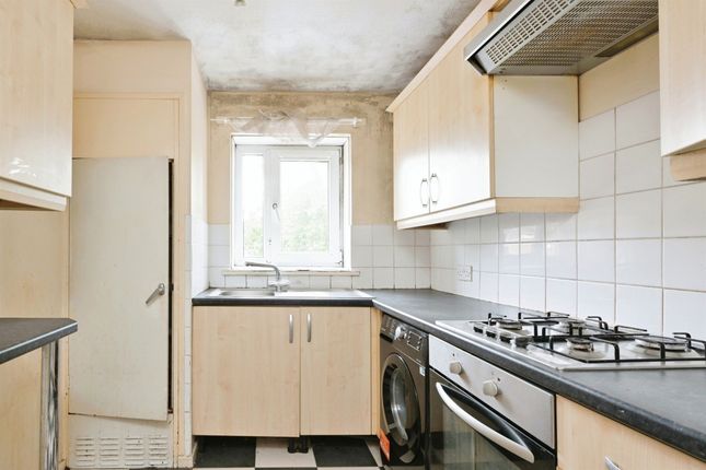 34, Lawrence Court, Northampton photo 5