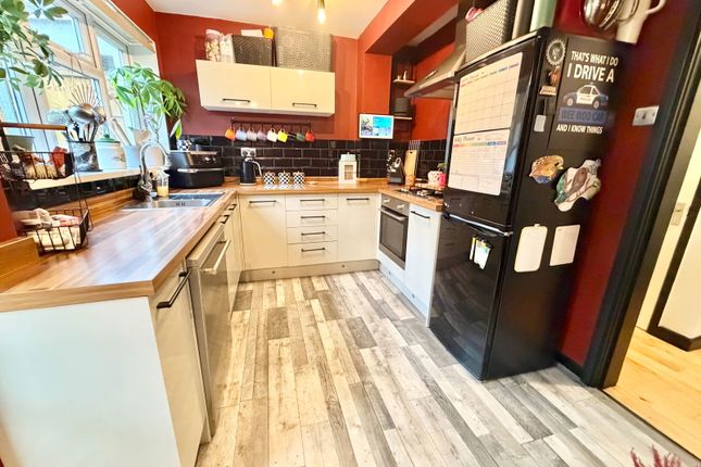 22, Bath Road, Brierley Hill photo 2