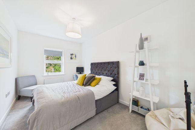 Flat 7 Joseph Court,, Morris Close, Wokingham photo 4