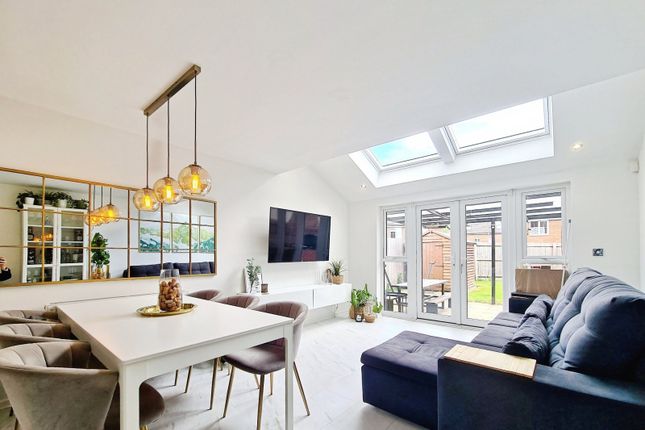 3-bed semi-detached on 18, Eastbourne Crescent, Greater Manchester, £1,650/mo