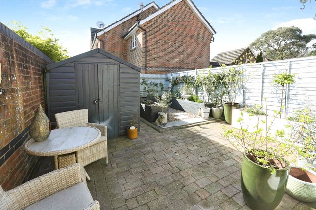 6, Barn Piece, Hampshire photo 4