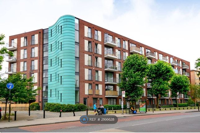 Flat to rent in The Drakes, Deptford