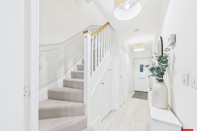 25, Meadowsweet Road, Cheltenham photo 2