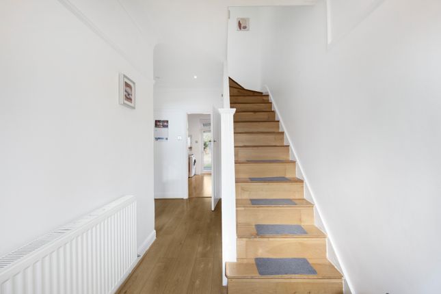 Hughenden Avenue, Kenton photo 2