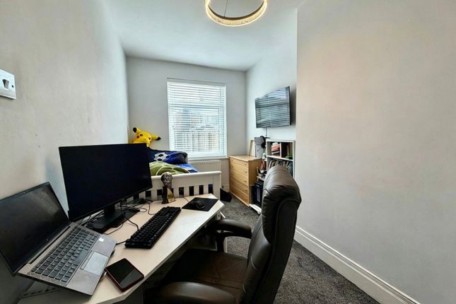 35, Edgefield Avenue, Tyne and Wear photo 4