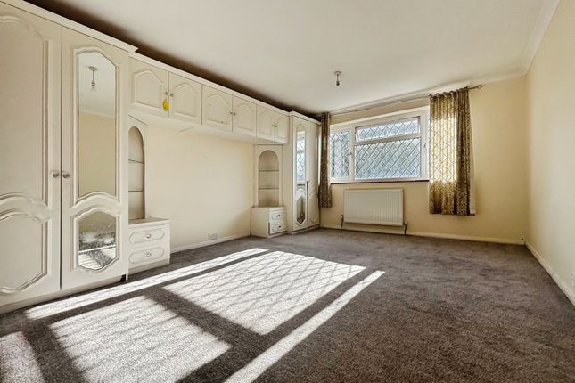 88, Whitley Wood Lane, Berkshire photo 4
