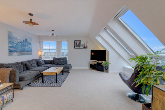 35, Goodearl Place, Buckinghamshire photo 3