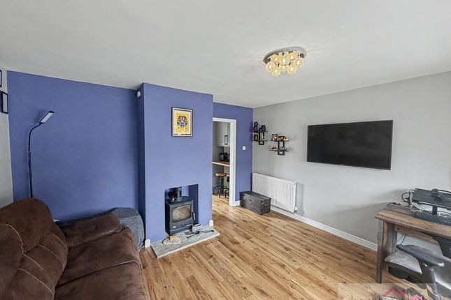 42 Fair View Road, Leek photo 2