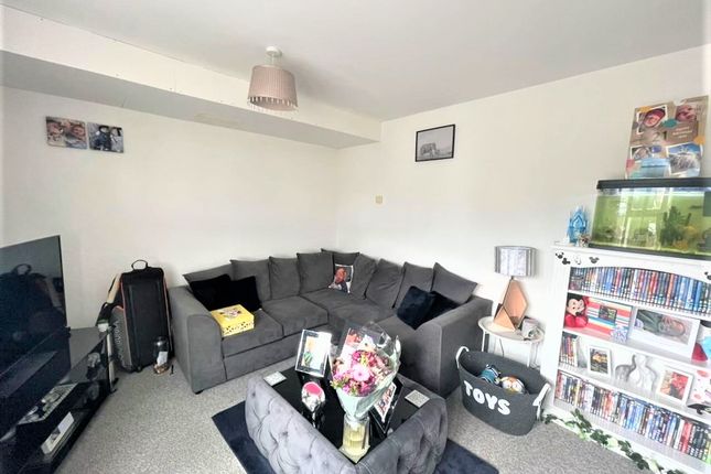 Flat to rent in Sandpiper House Gold Sub, 166-170 Portsmouth Road, Lee On The Solent, Hampshire