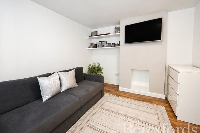 16, Redruth Road, Romford photo 4