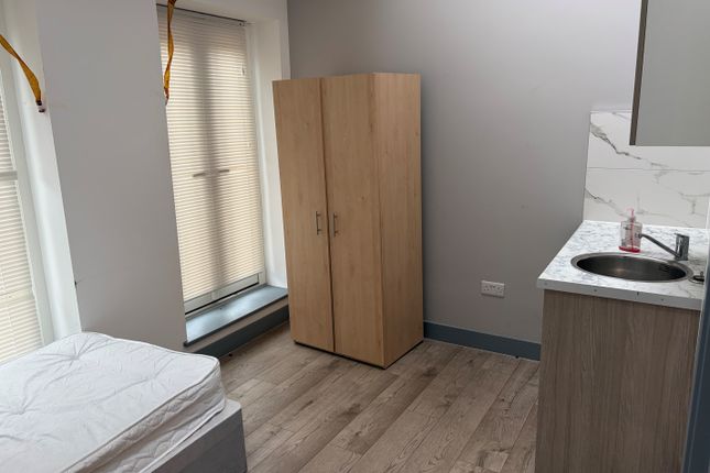 2, Corkran Road, Surbiton photo 2