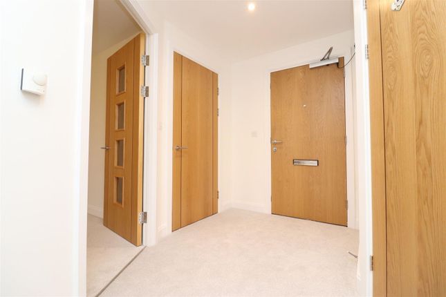 Flat for sale in London Road, St.Albans
