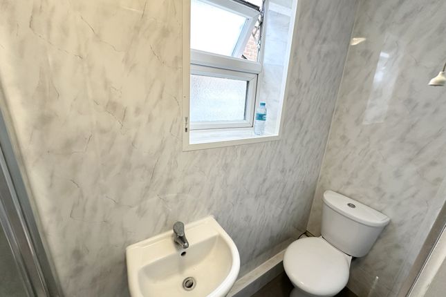 77 Springfield Mount,, Springfield Mount, Colindale photo 4