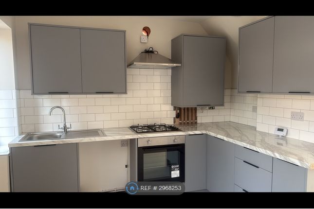 Crossland Road, Droylsden, Manchester photo 4