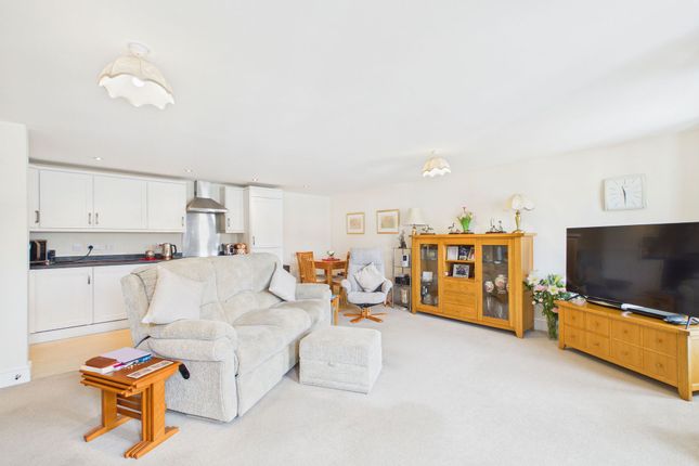 16 Falcon Court Irish Street, Whitehaven photo 2