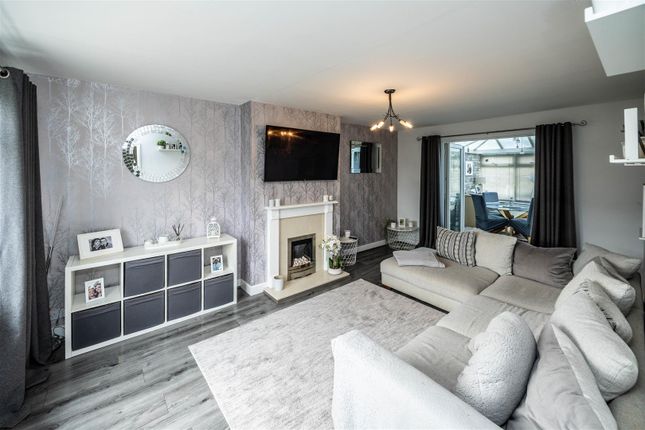26, Wesley Drive, Bradford photo 4