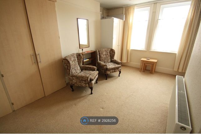Flat, Tonbridge Road, Maidstone photo 3