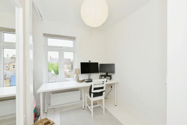 Terraced house for sale in Estcourt Road, Watford