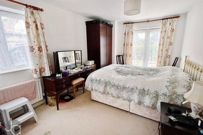2, Bokhara Close, Colchester photo 4