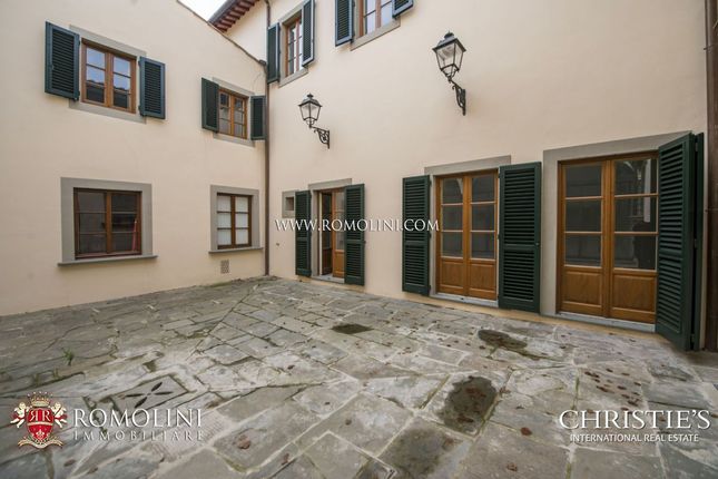 Country house for sale in Florence, Tuscany, Italy