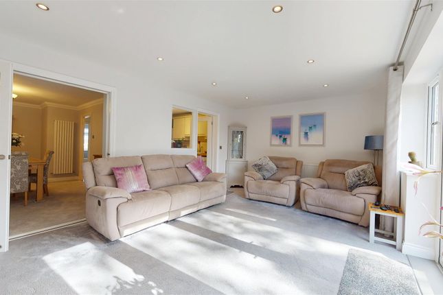 1, Watts Close, Milton Keynes photo 4