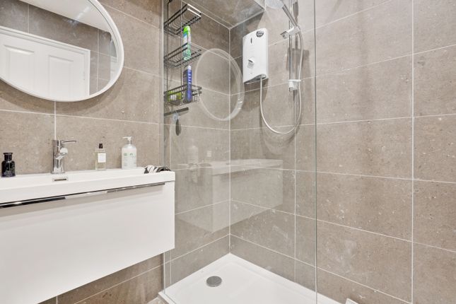 Bedroom 2 En-Suite