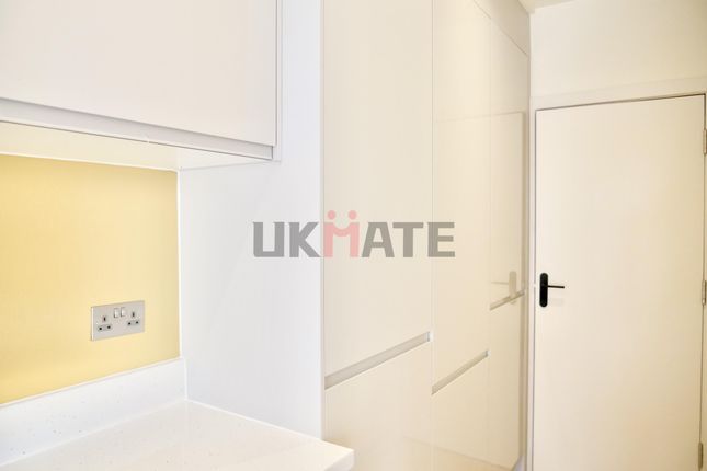 211, Westway, London photo 4