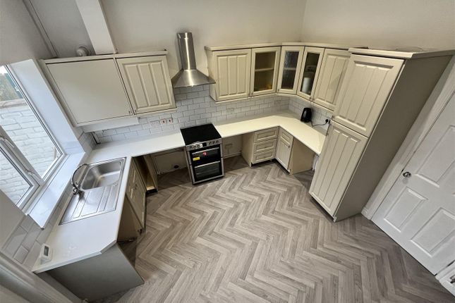 10, Frederick Street, Ashton-Under-Lyne photo 2