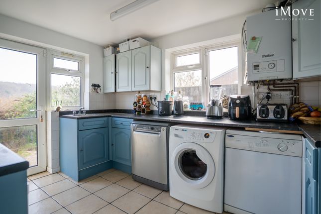 16, Osprey Gardens, South Croydon photo 4